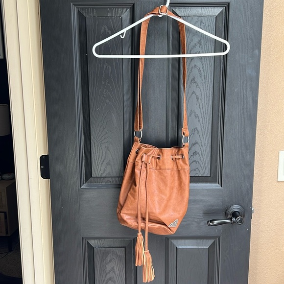 Cute Roxy purse - Picture 1 of 5